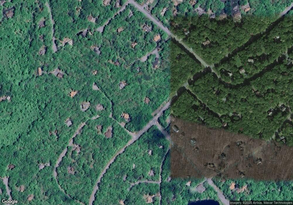 800 Mews Ct, Hawley, PA 18428 - photo 1