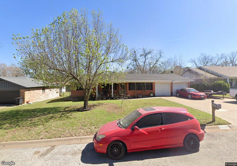 1203 Tanglewood Dr, Cleburne, TX 76033 - photo 1