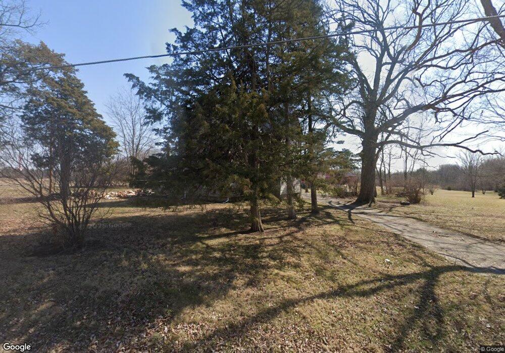 5396 Sandusky Rd, Lima, OH 45801 - photo 1