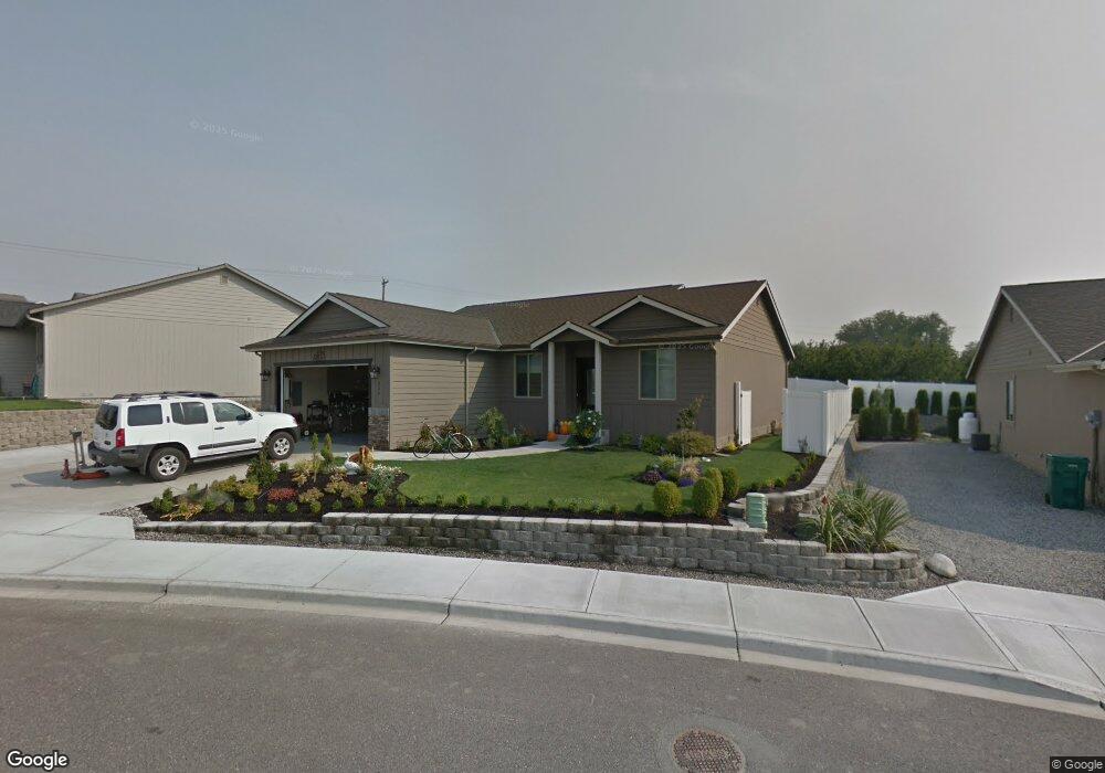 587 S James Ave, East Wenatchee, WA 98802 - photo 1