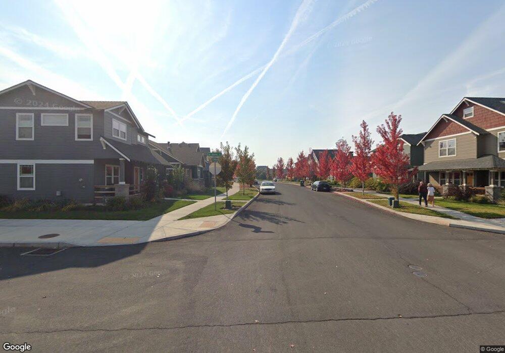 5 NE Rainier Dr, Bend, OR 97701 - photo 1