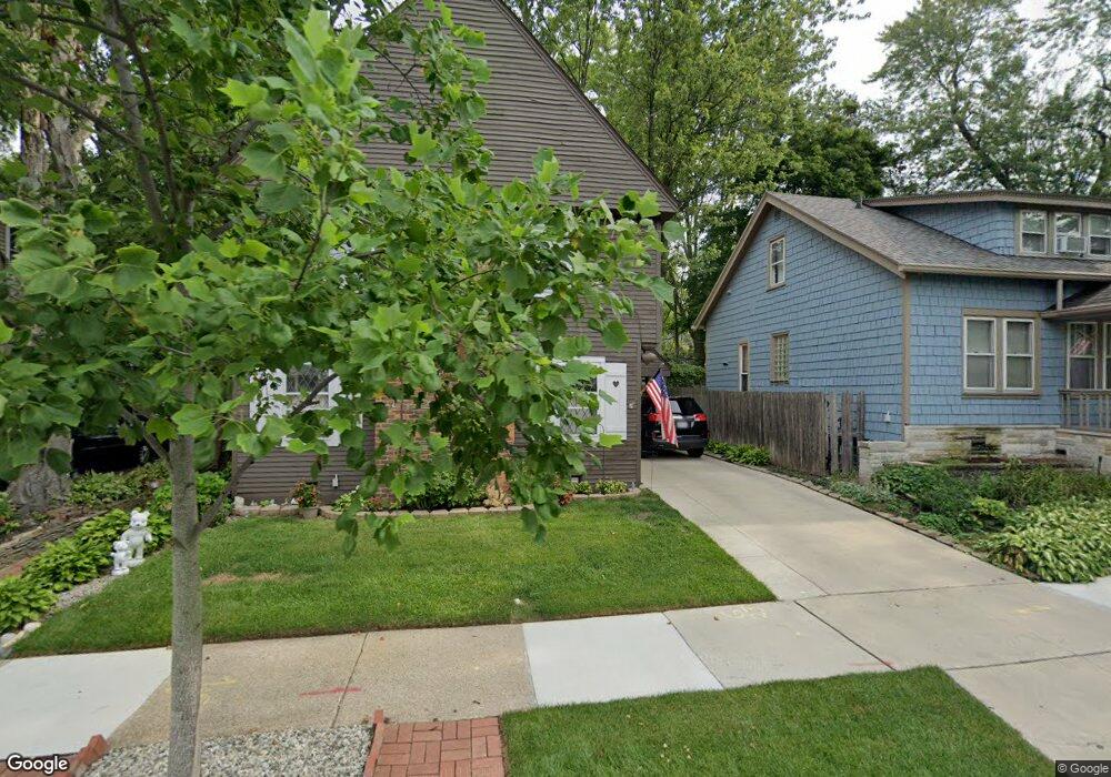 118 Mapleton Rd, Grosse Pointe Farms, MI 48236 - photo 1