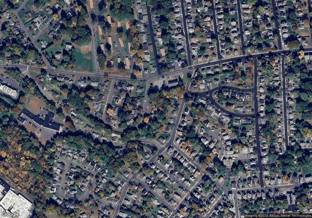 28 Clearview Cir, Naugatuck, CT 06770 - photo 1