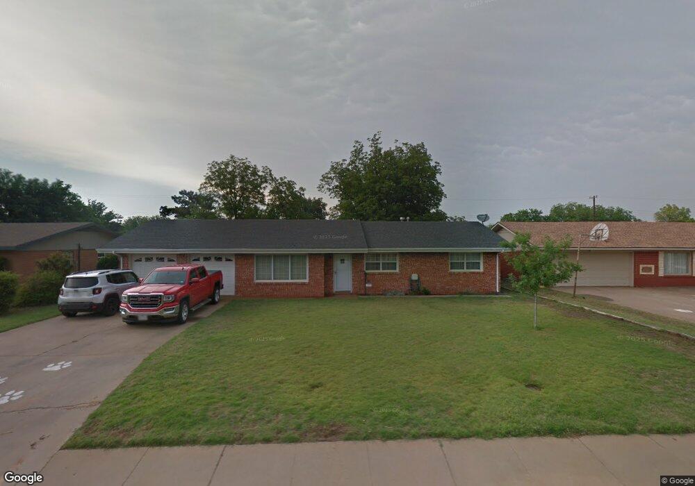 3002 W 16th St, Plainview, TX 79072 - photo 1