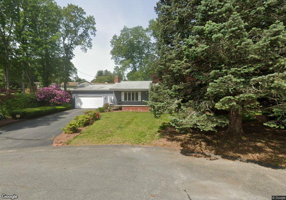 4 Chestnut Hills Ct E, Greenville, RI 02828 - photo 1