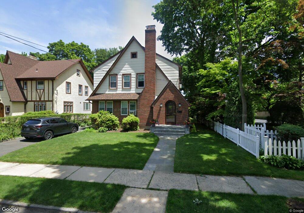 15 Park Cir, White Plains, NY 10603 - photo 1