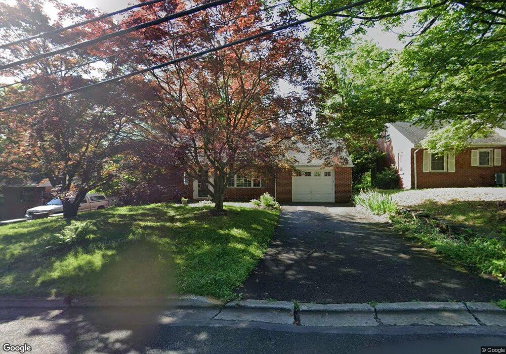 561 Oak St, Stroudsburg, PA 18360 - photo 1