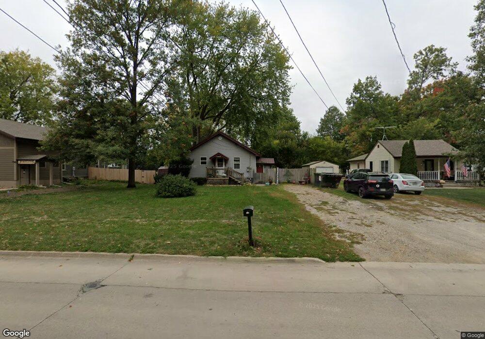 1315 W 4th St S, Newton, IA 50208 - photo 1