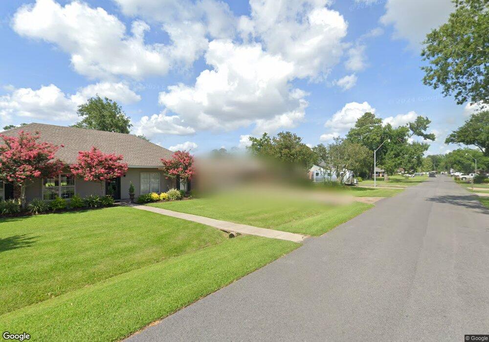 1524 S Greenfield Cir, Lake Charles, LA 70605 - photo 1
