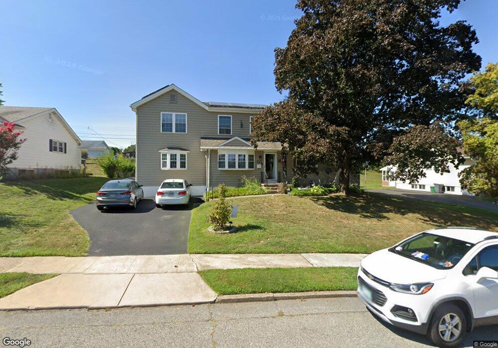 3735 Ridgewood Ln, Brookhaven, PA 19015 - photo 1