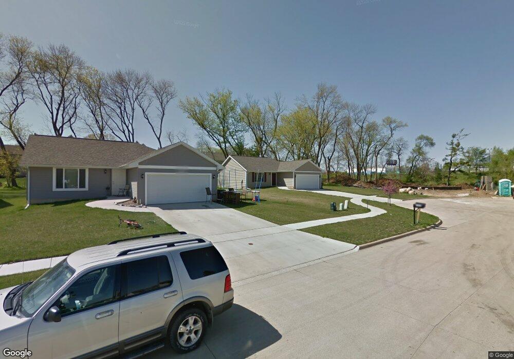 1728 Probst Cir SW, Cedar Rapids, IA 52404 - photo 1