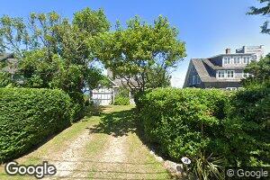 10 Gosnold Rd, Woods Hole, MA 02543
