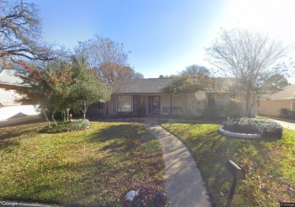 14 Lincolnshire Cir, Bedford, TX 76021 - photo 1