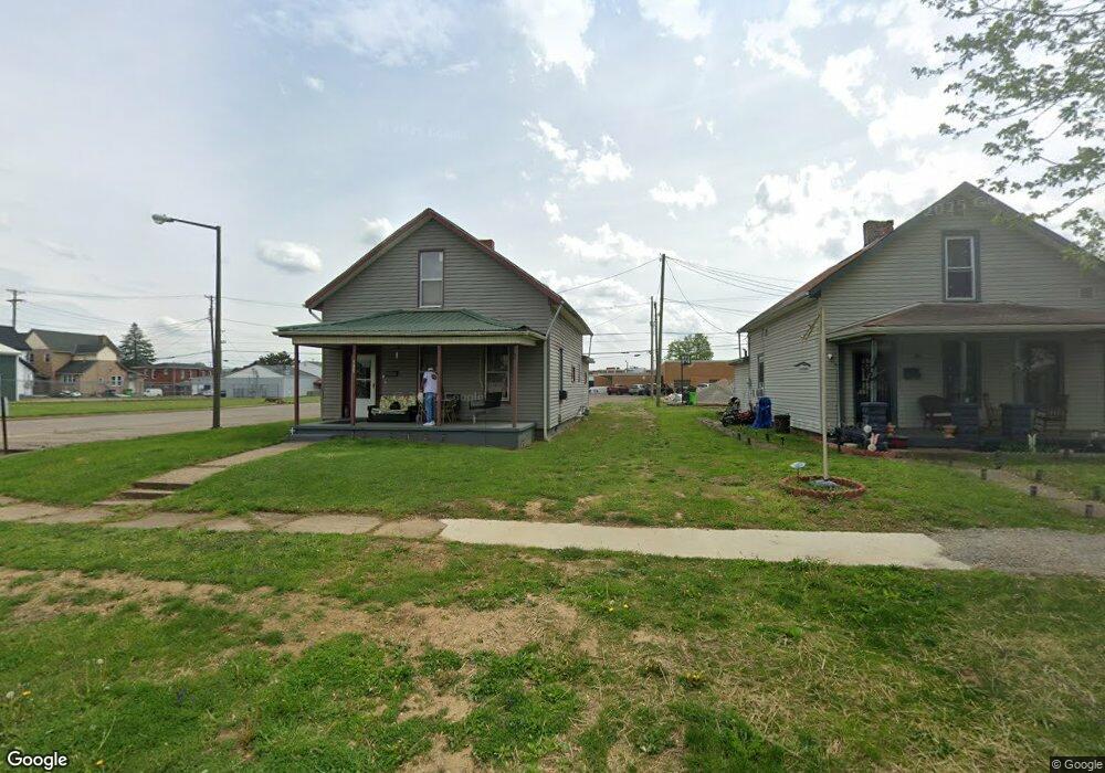 525 Locust St, Coshocton, OH 43812 - photo 1