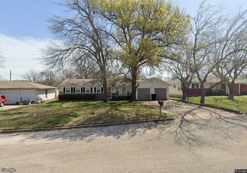 1003 Phillips St, Cleburne, TX 76033 - photo 1