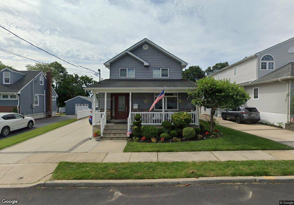 401 Linden St, Bellmore, NY 11710 - photo 1
