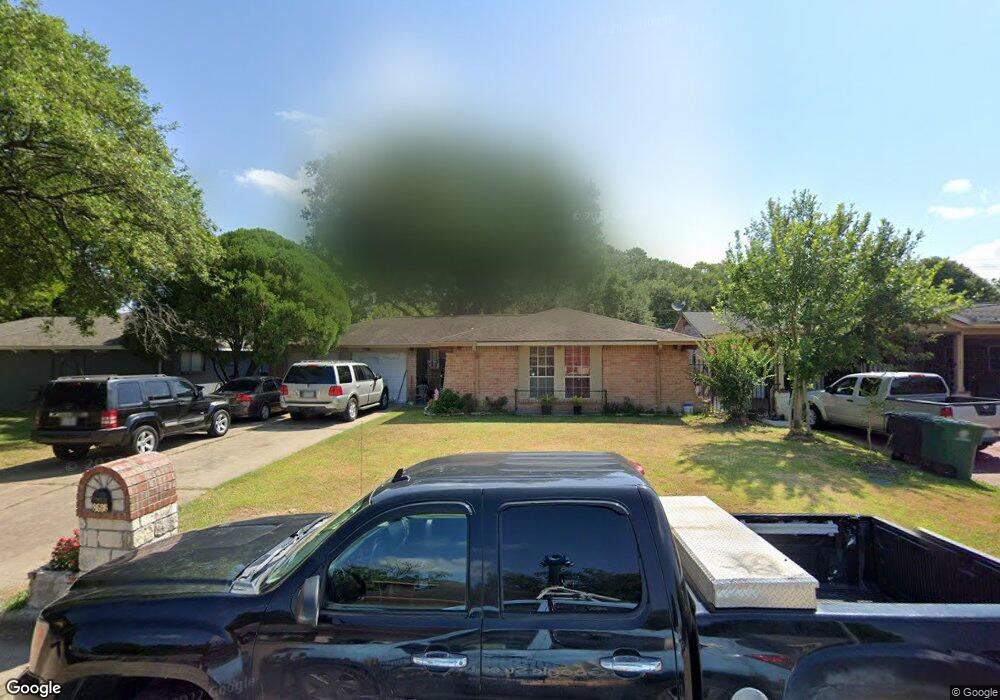 8606 Whitecastle Ln, Houston, TX 77088 - photo 1