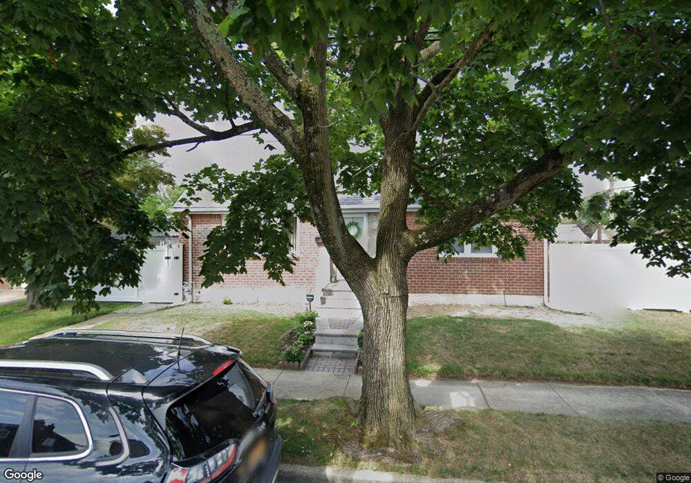 198 Ribbon St, Franklin Square, NY 11010 - photo 1