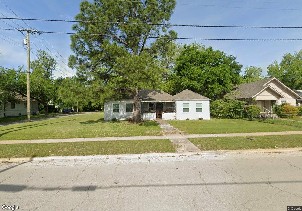 901 N Dixon St, Gainesville, TX 76240 - photo 1
