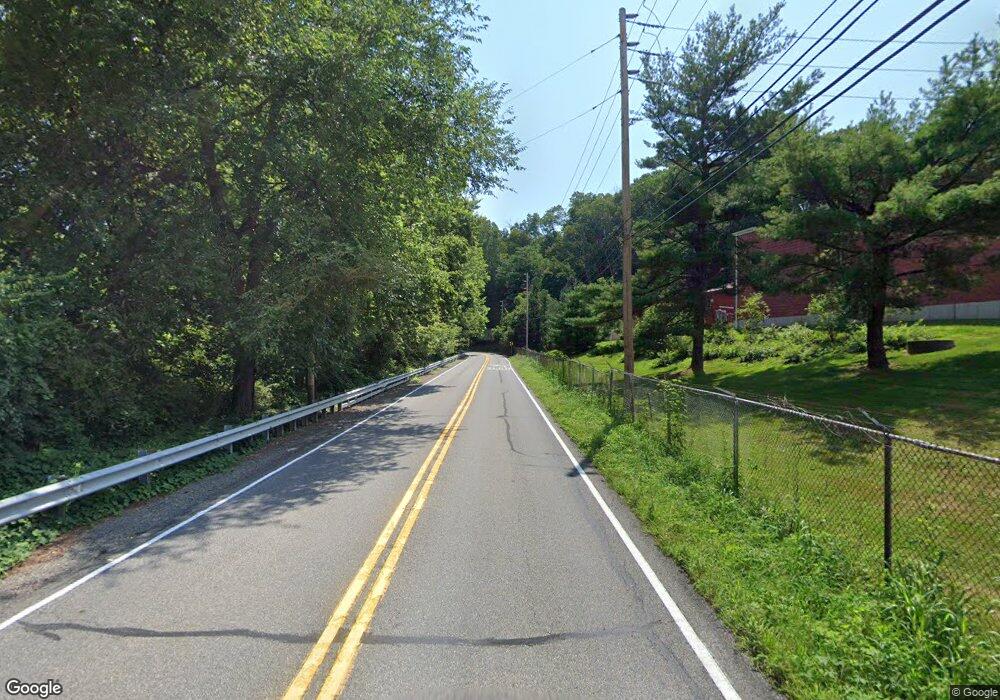 660 S Delaware Dr, Easton, PA 18042 - photo 1