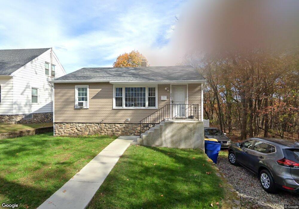 401 Berkeley Ave, Waterbury, CT 06704 - photo 1