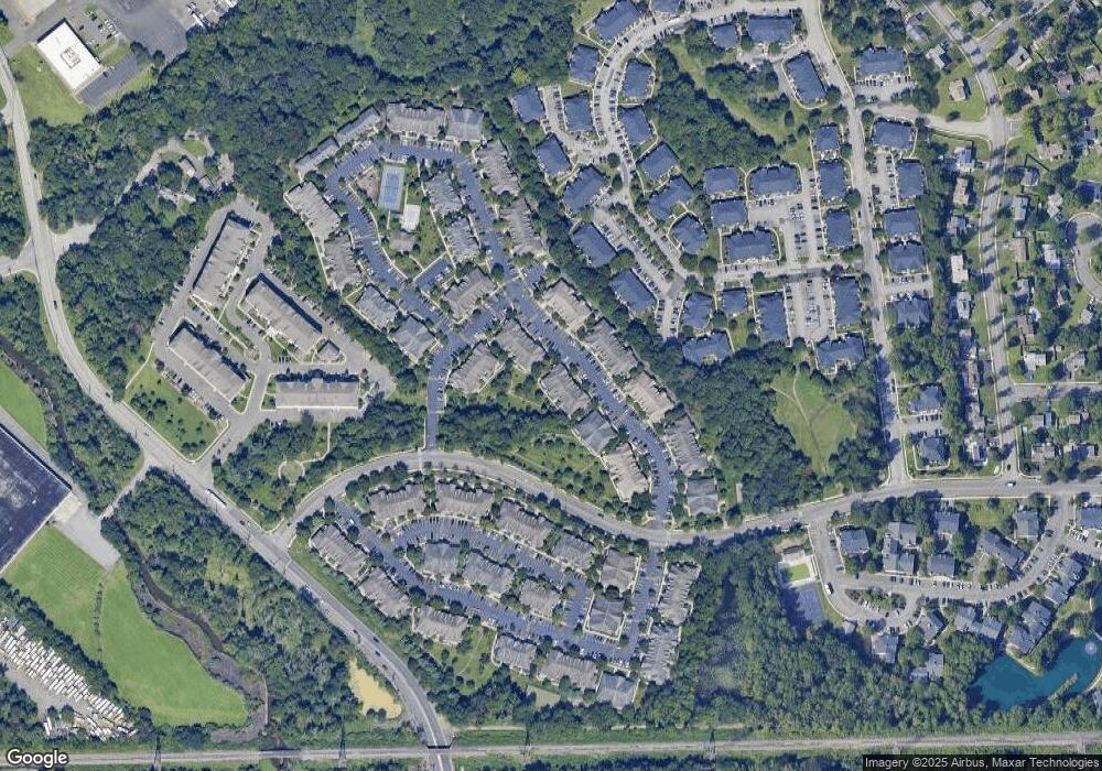 49 Forest Dr unit 49, Piscataway, NJ 08854 - photo 1