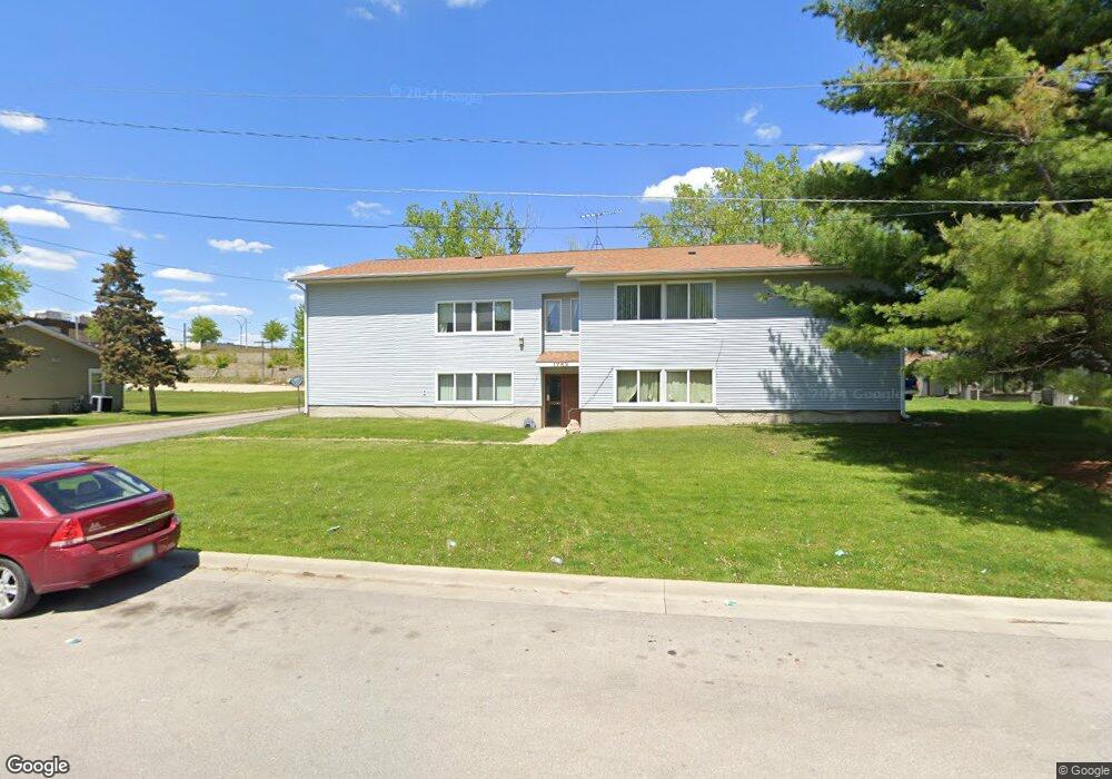 1762 Flower St unit 8, Waterloo, IA 50701 - photo 1