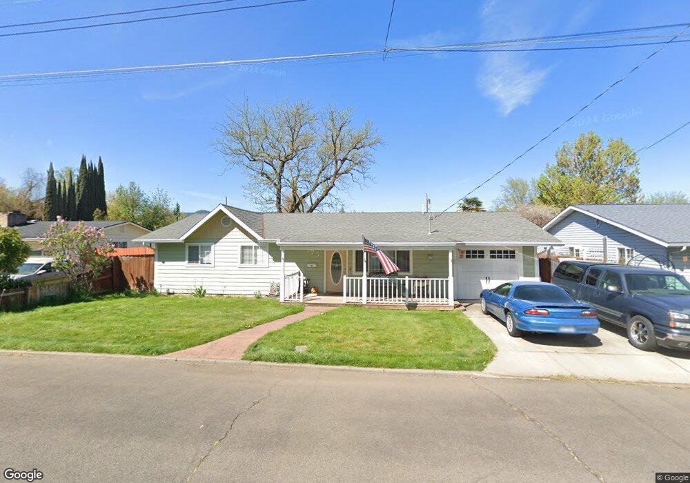 575 N 5th St, Central Point, OR 97502 - photo 1