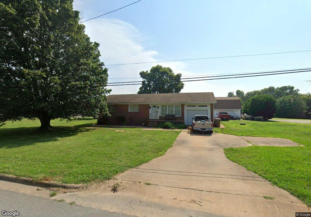 1910 E Marion St, Shelby, NC 28152 - photo 1
