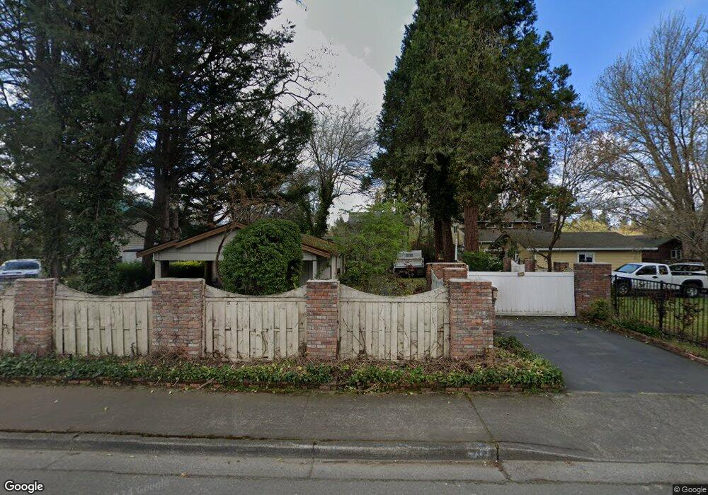 717 SE M St, Grants Pass, OR 97526 - photo 1