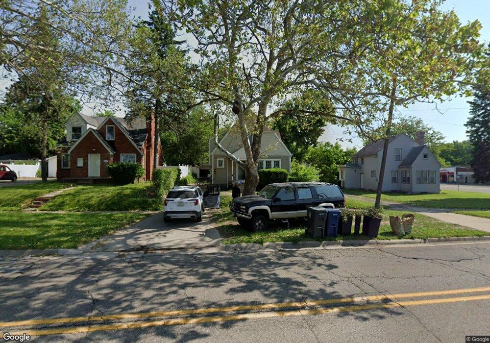 2212 Mackin Rd, Flint, MI 48504 - photo 1