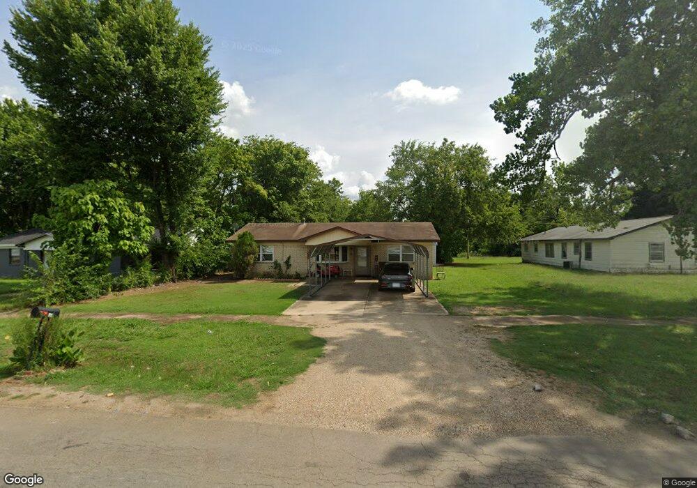 905 W Main St, Hugo, OK 74743 - photo 1