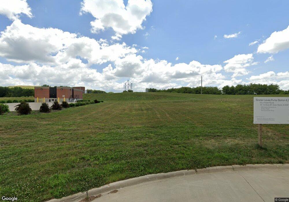 1459 2nd St SE, Cedar Rapids, IA 52401 - photo 1