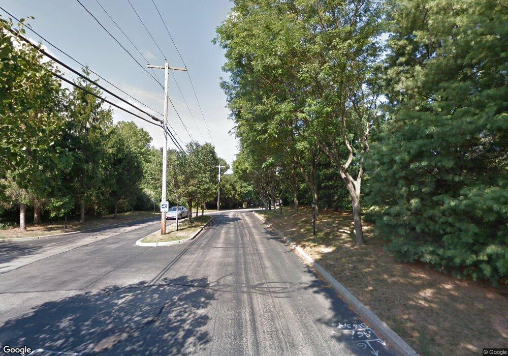 565 Quaker Ln unit 63, West Warwick, RI 02893 - photo 1