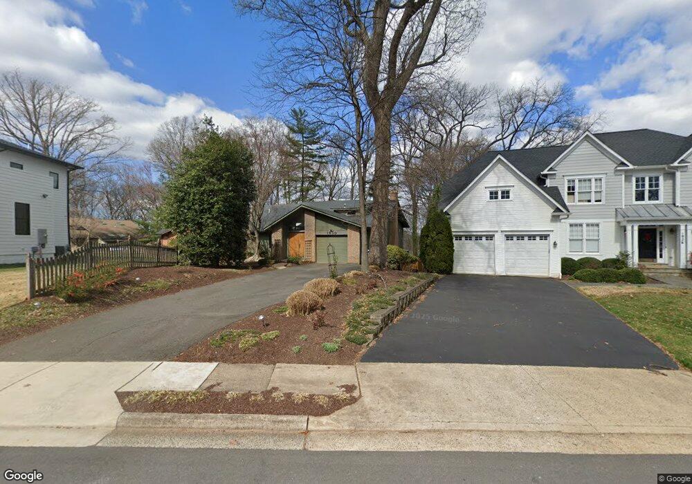 1930 Poole Ln, McLean, VA 22101 - photo 1