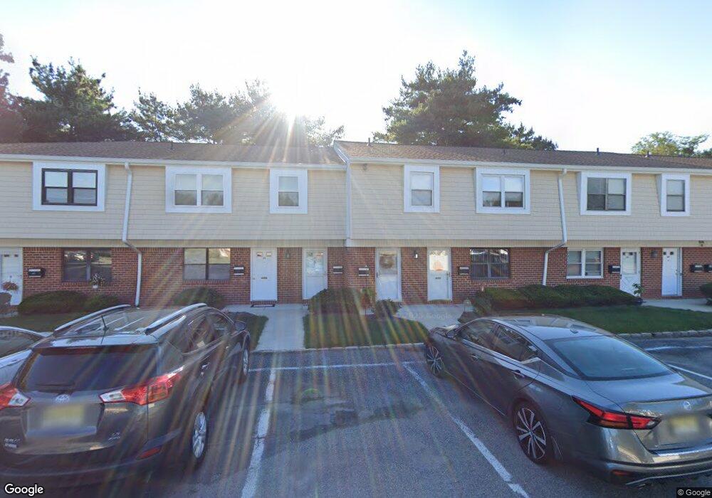 812 Silver Ct, Hamilton Square, NJ 08690 - photo 1