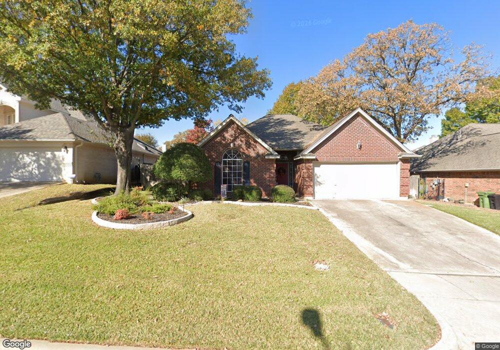 2625 Bent Tree Dr, Hurst, TX 76054 - photo 1