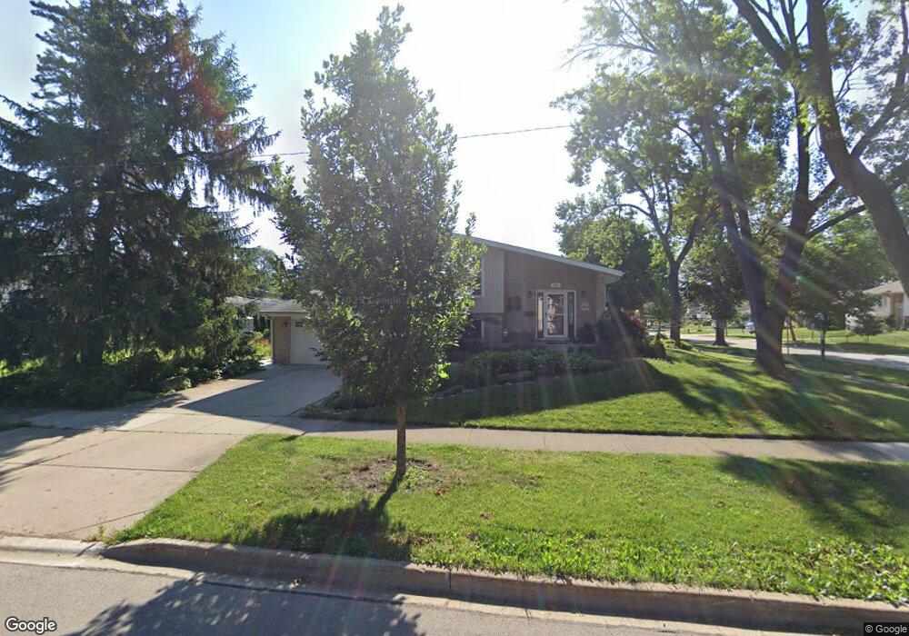 4504 Linden Ln, Rolling Meadows, IL 60008 - photo 1