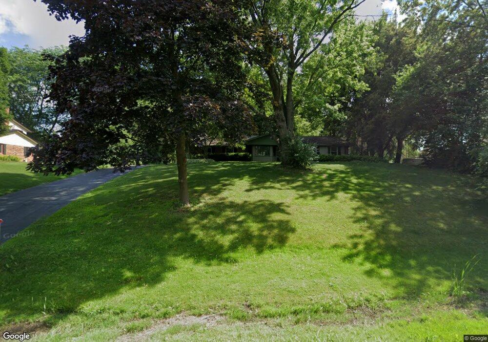 N58W26387 Mountain Shadows Dr, Sussex, WI 53089 - photo 1