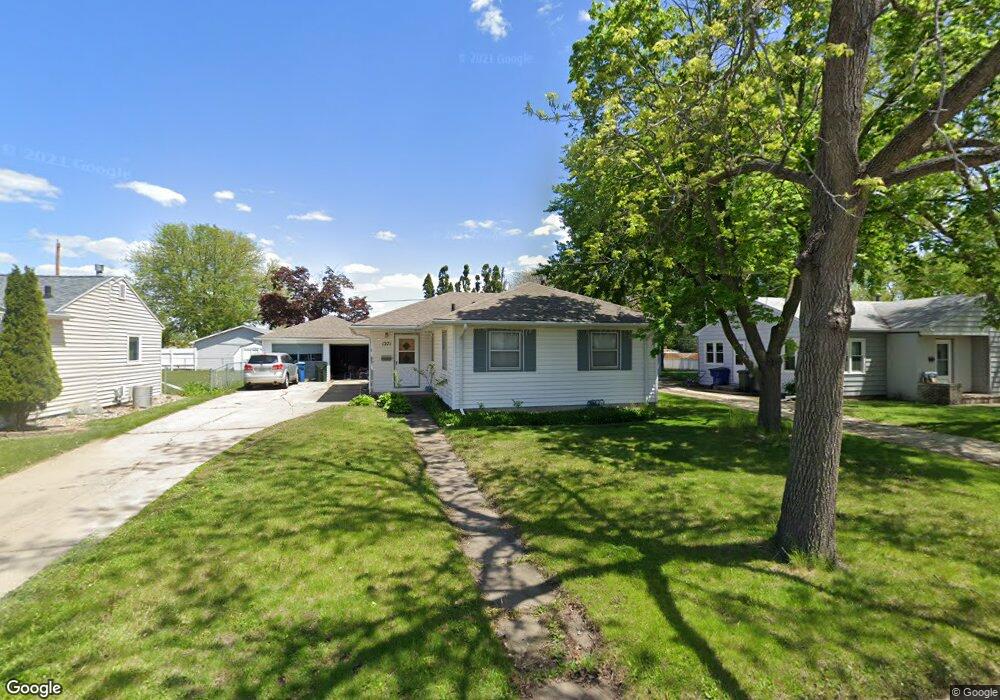 1271 Sheerer Ave, Waterloo, IA 50701 - photo 1