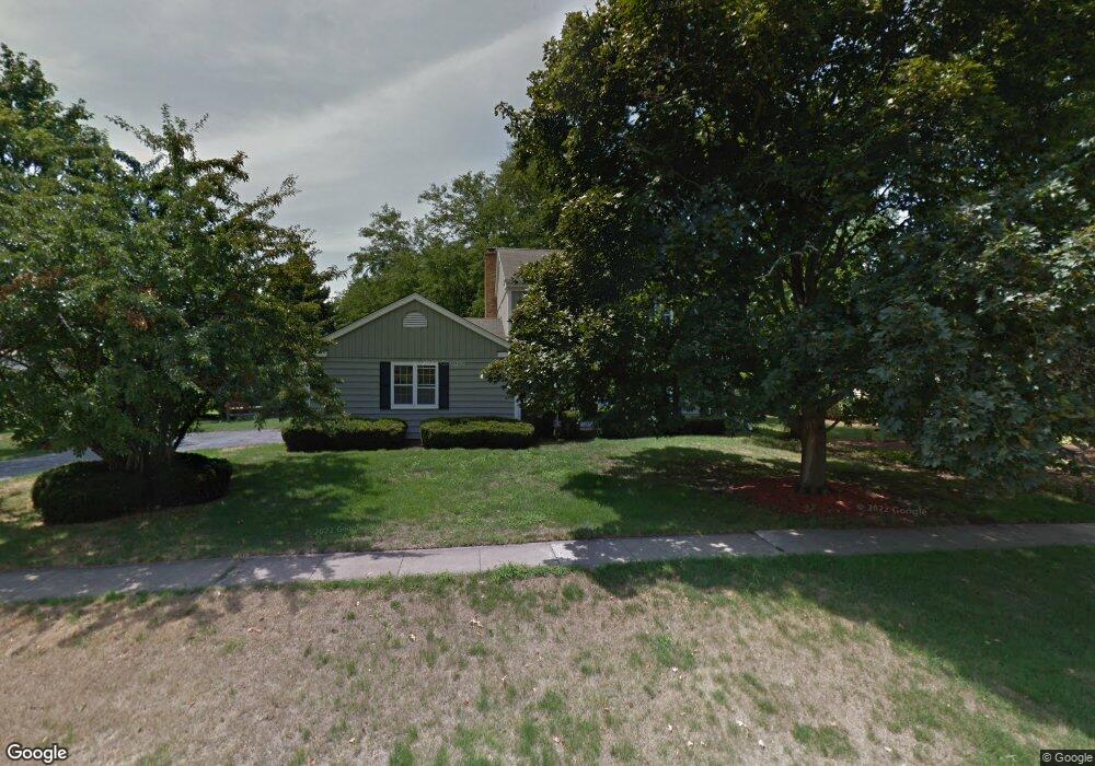 313 Circle Dr, Algonquin, IL 60102 - photo 1