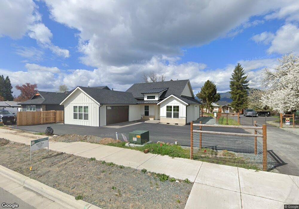 1937 Cloverlawn Dr unit 2, Grants Pass, OR 97527 - photo 1