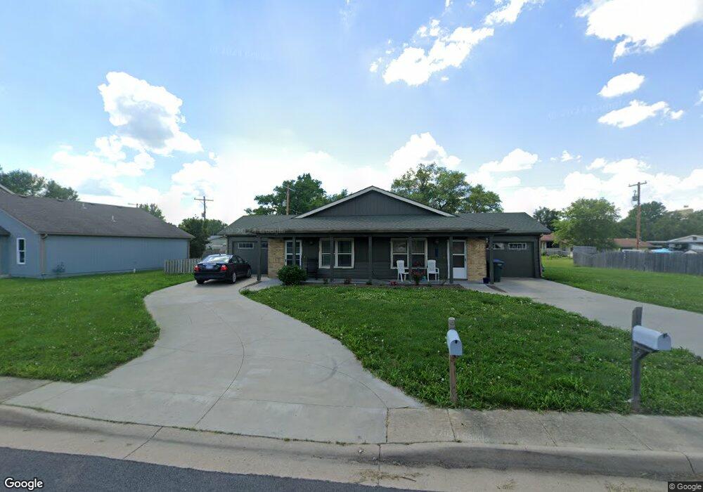 7101 SW Wheatfield Ln, Topeka, KS 66619 - photo 1