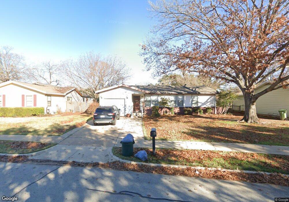 716 W Redbud Dr, Hurst, TX 76053 - photo 1