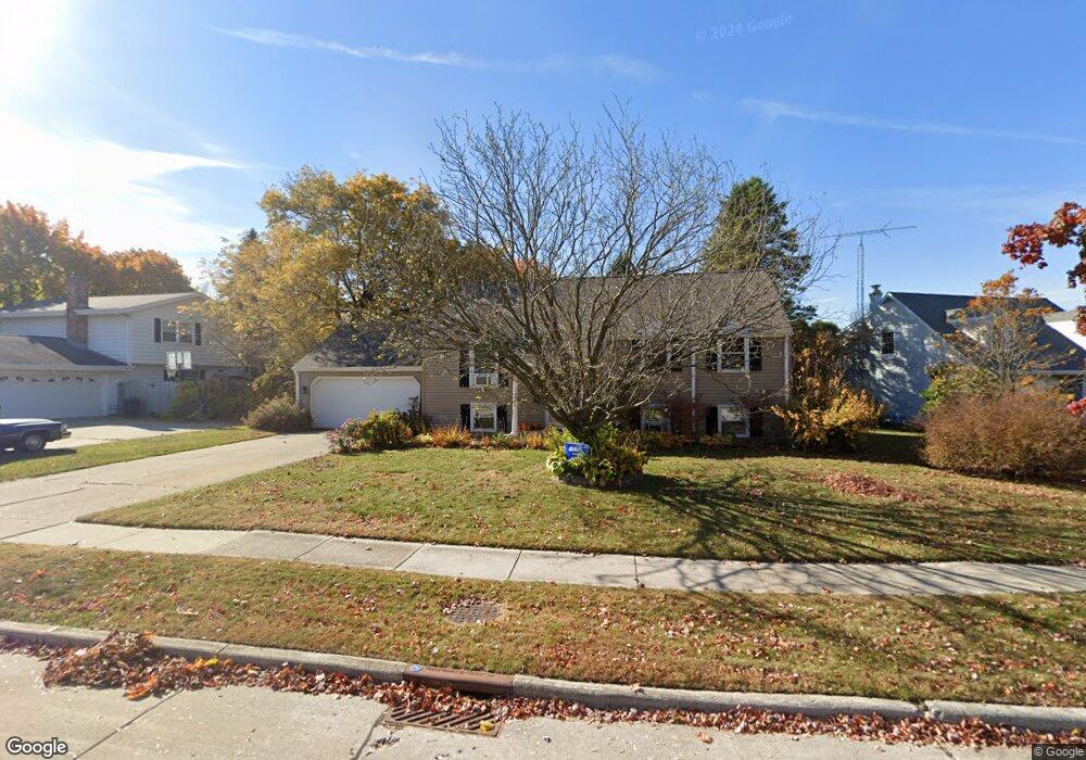 1711 Ahrens Ct, Manitowoc, WI 54220 - photo 1