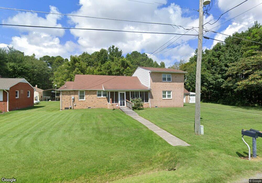 1060 E Magnolia Ave, West Point, VA 23181 - photo 1