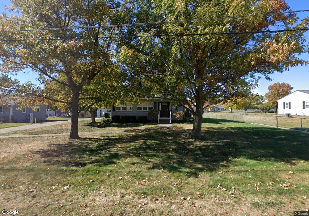 1709 1st St N, Newton, IA 50208 - photo 1