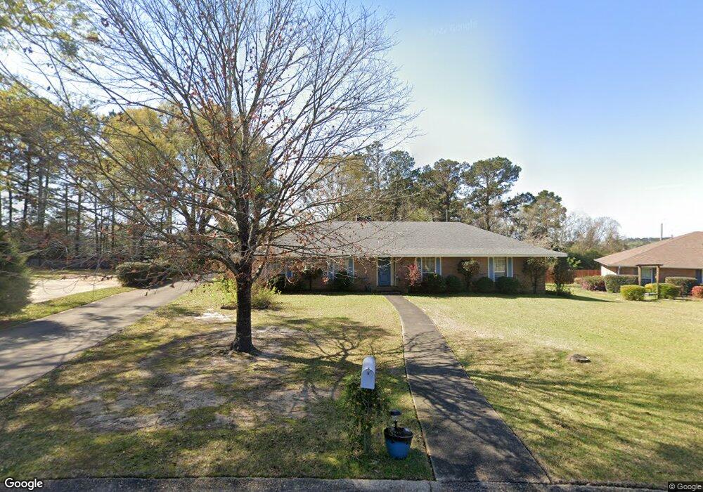 512 Oakbrook Cir, McComb, MS 39648 - photo 1