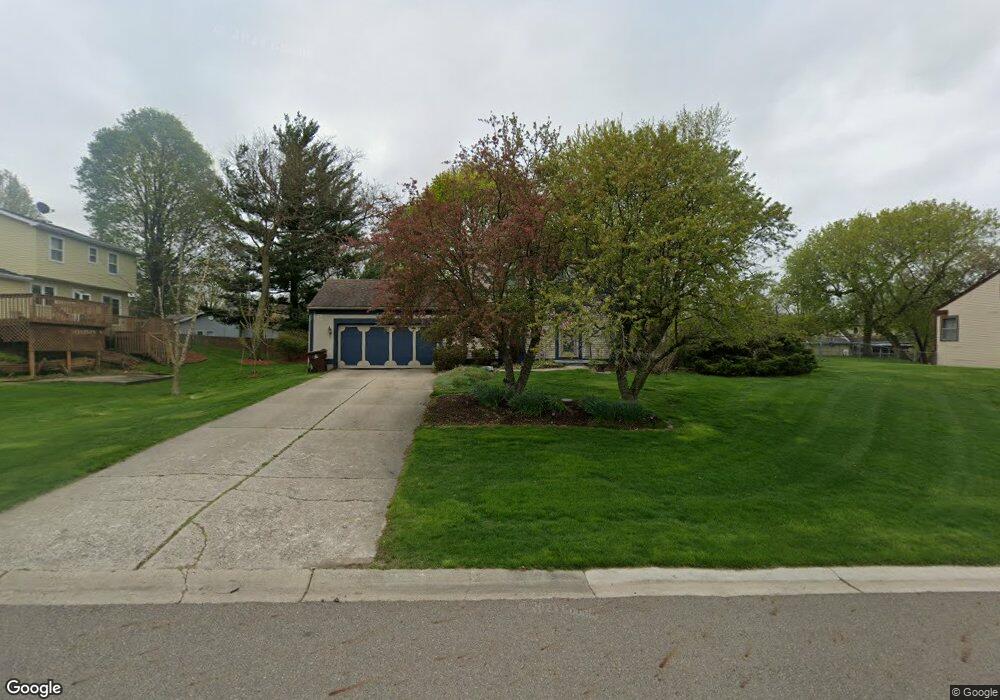 4913 Grape Arbor Ln, Lansing, MI 48917 - photo 1