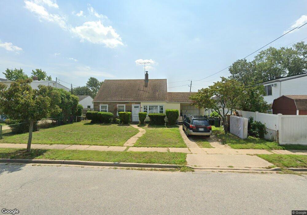 38 Stirrup Ln, Levittown, NY 11756 - photo 1